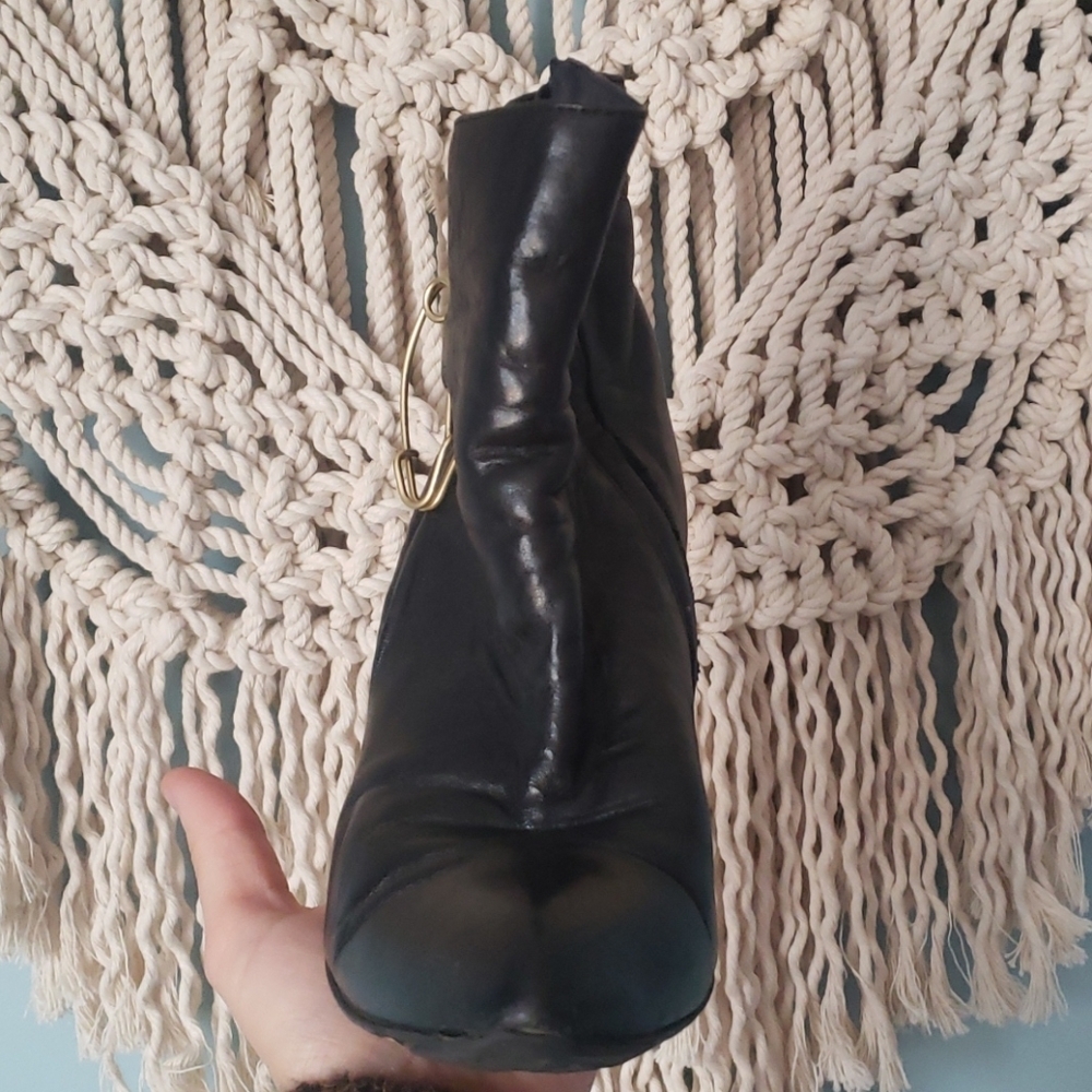 Hugo Boss black leather heeled booties - Picture 2 of 7